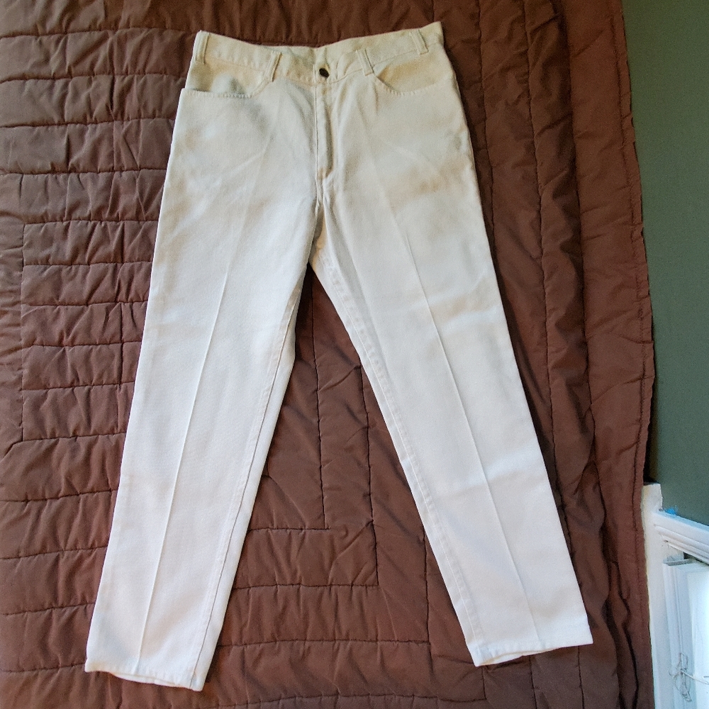 Vintage Levi's Big E. White. GVC. 32 (see photo measurements).  1960s …